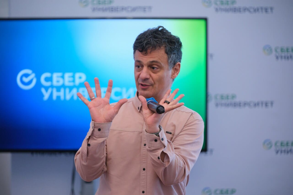 DSCF5596_Артем Оганов.jpg